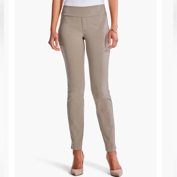 NEW NIC+ZOE WONDERSTRETCH POCKET STRAIGHT LEG PANT Color
MUSHROOM - Picture 1 of 17